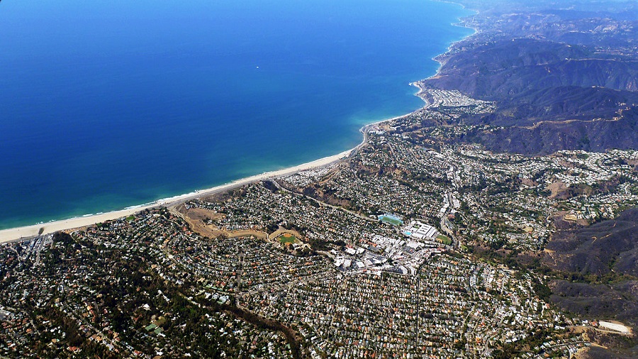 Pacific Palisades and Will Rogers State Beach, Californi