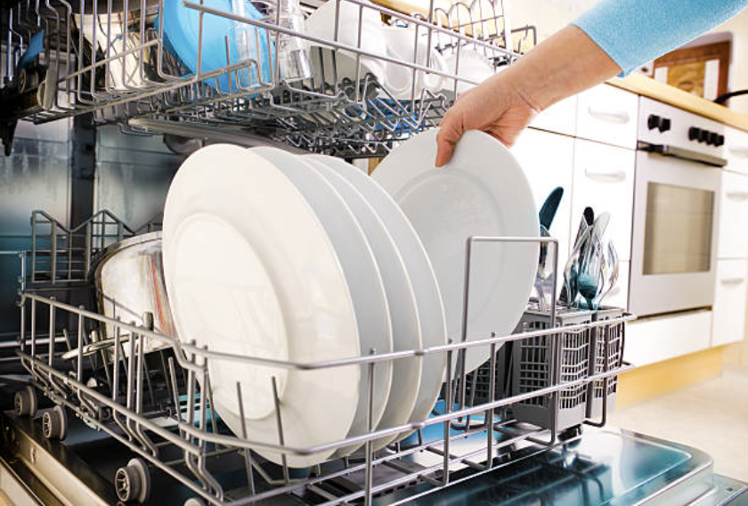 does using a dishwasher use less water