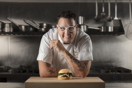 Universal Appliance and Kitchen Center and Thermador  present Acclaimed Chef Graham Elliot at the Wine & Food Experience VC STAR in Camarillo this Saturday November 10th, 2018.