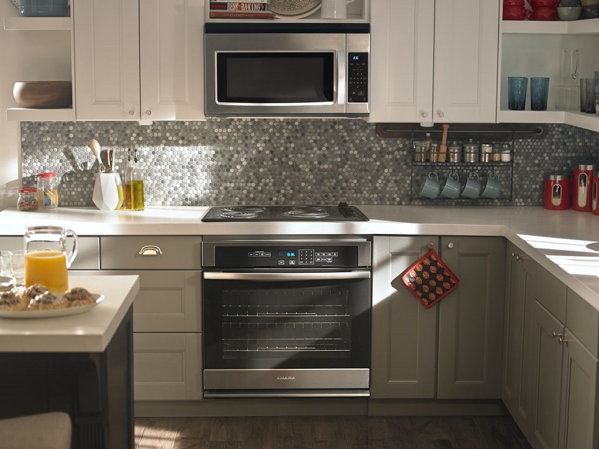 Tips for Easier Cleaning of Your Oven Door