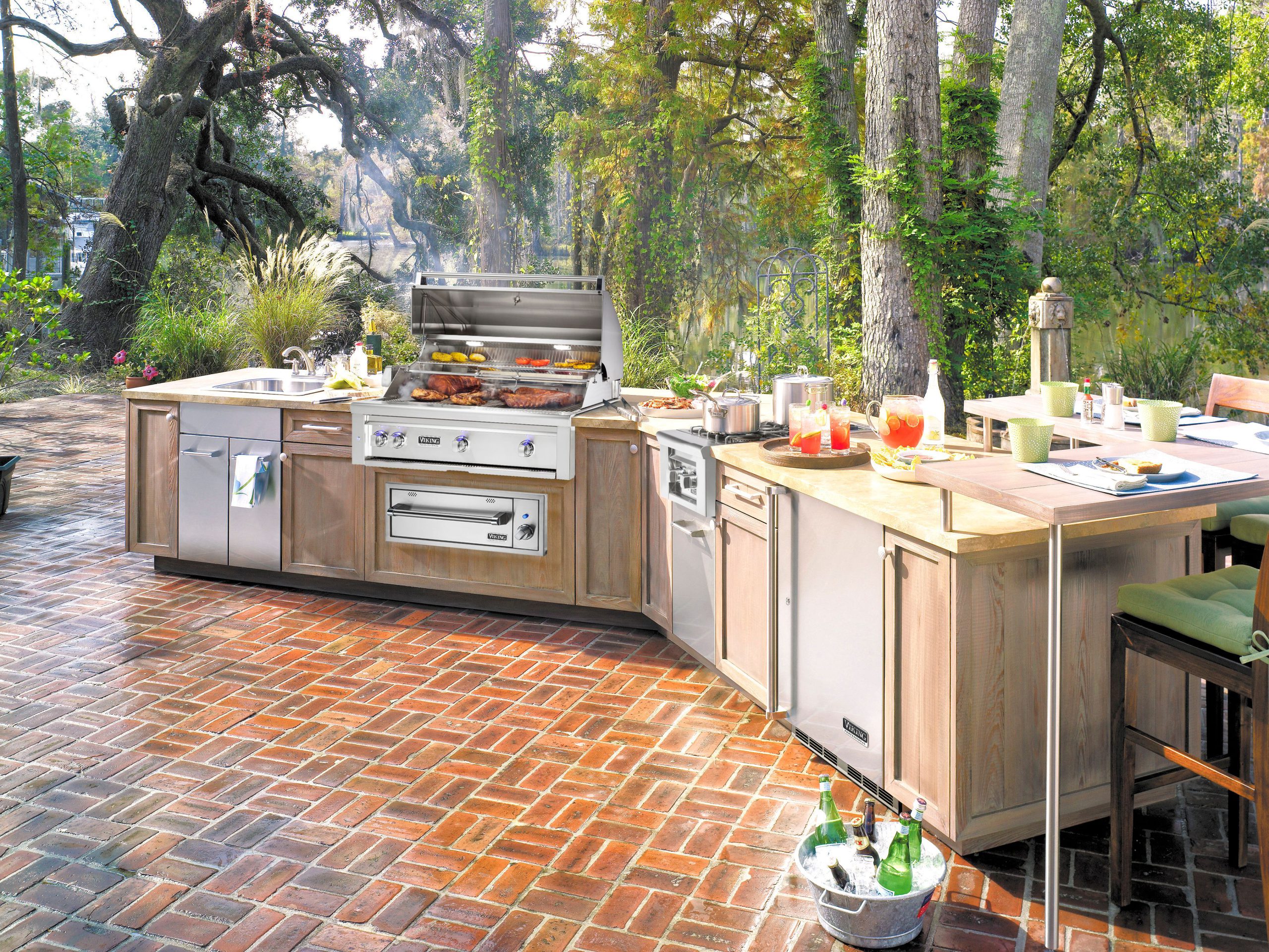 Top 5 Must-Have Outdoor Cooking Appliances for Costa Mesa Entertaining